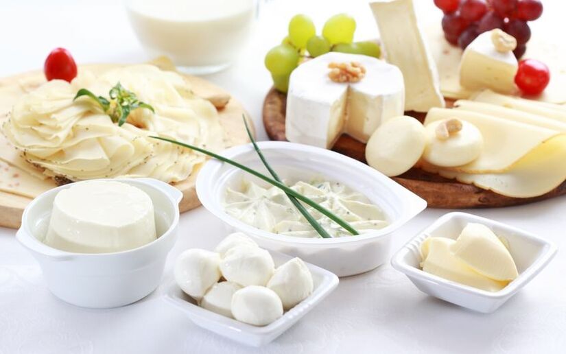 Le jour 5 du régime à six lobes utilise exclusivement du fromage cottage, du yaourt et du lait. 