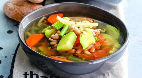 Soupe aux légumes - Premier plat facile du menu Maggi Diet